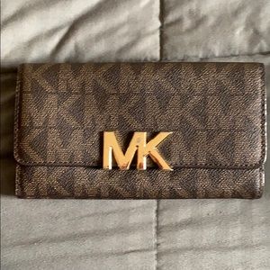 michael kors wallet